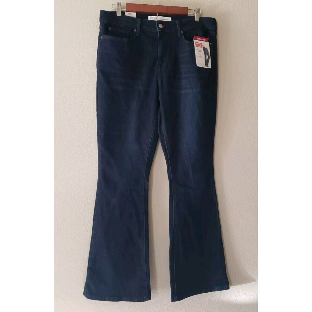 Signature By Levi Strauss Mid-Rise Bootcut Jeans Blue 12S (W31xL30) Dark Wash